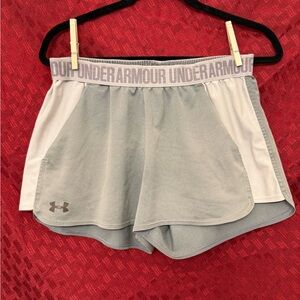 Gray Under Armour Women’s Activewear Gym Shorts Size Large